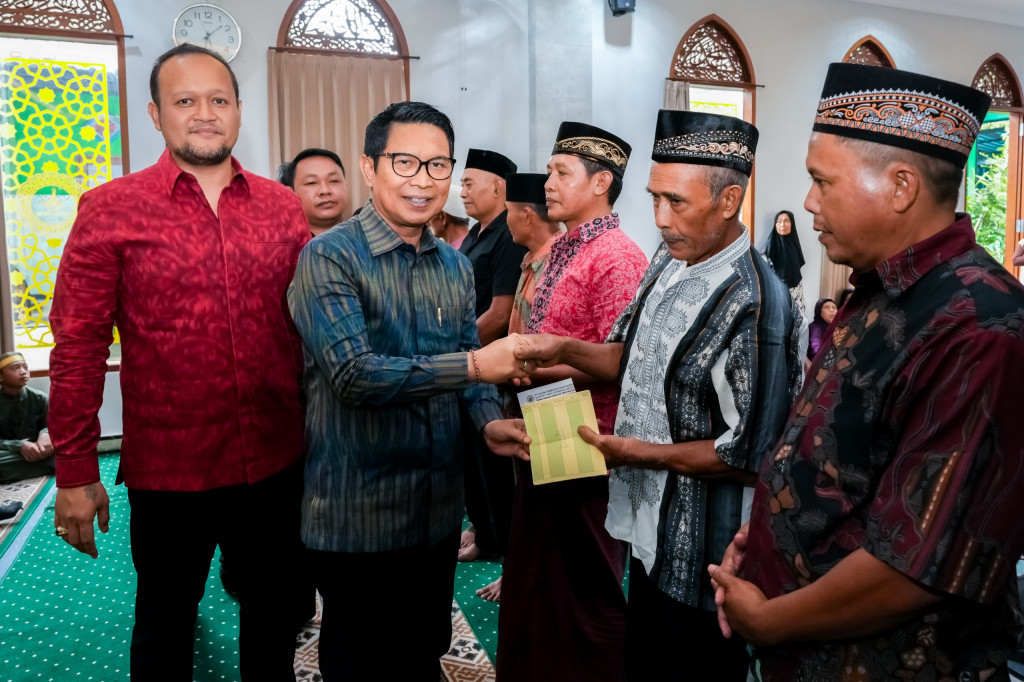 Ringankan Beban Masyarakat Menjelang Hari Raya
